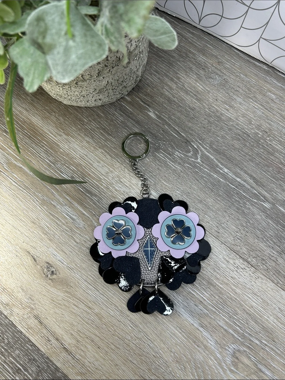 Kate spade Stylish Owl Keychain - Pink & Black